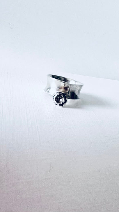 Flower rock band ring